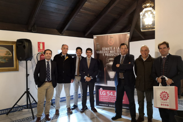 De izquierda a derecha: Francisco Javier Peco (Asaja Cádiz), Francisco Perea (IFAPA), Rafael Eraso (LG), Daniel Ostos (LG), Pablo Toro (LG), Juan Fernández (AEG), Antonio Gallego (Migasa)